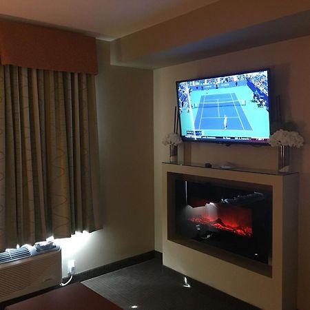 Best Western Plus Service Inn & Suites Lethbridge Esterno foto
