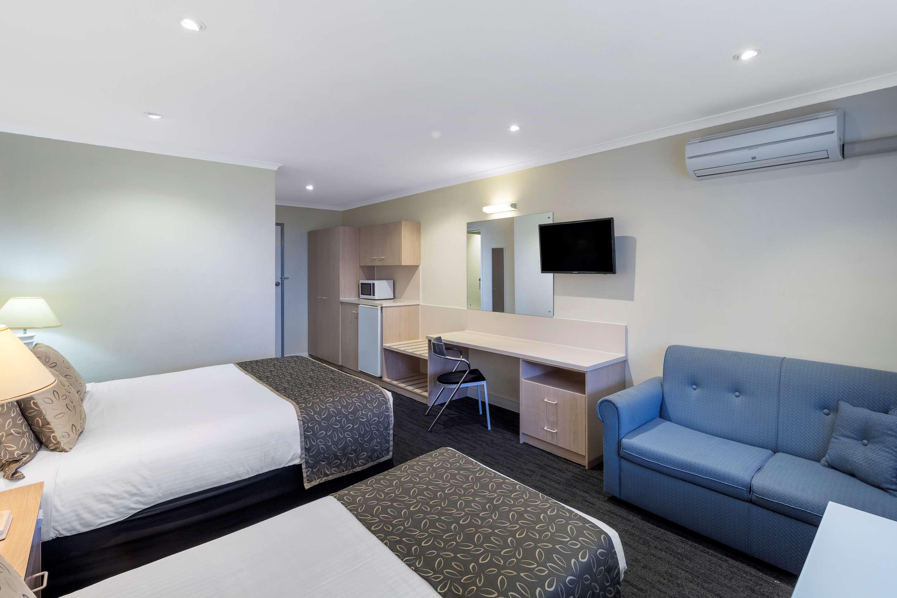 Best Western Plus Service Inn & Suites Lethbridge Esterno foto