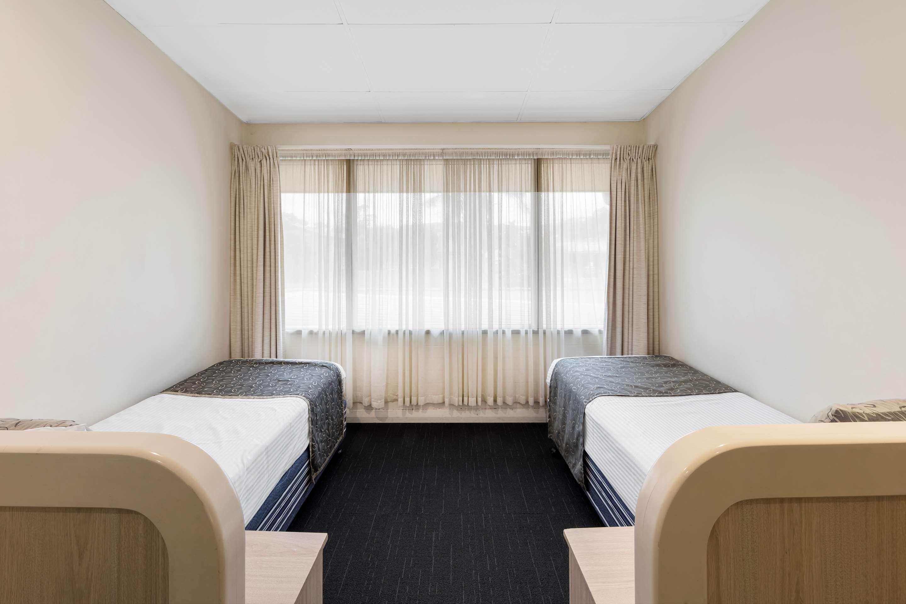 Best Western Plus Service Inn & Suites Lethbridge Esterno foto