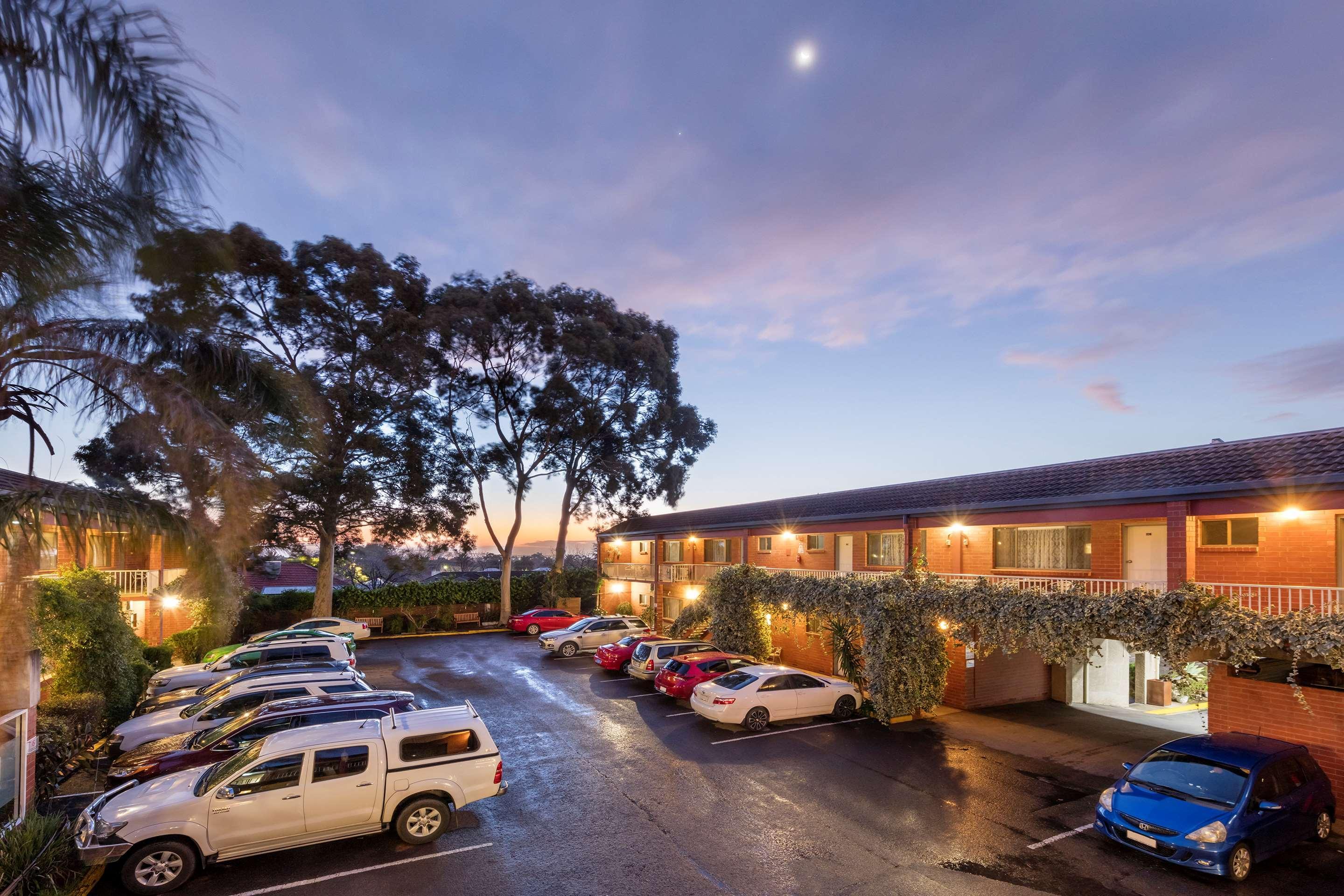 Best Western Plus Service Inn & Suites Lethbridge Esterno foto