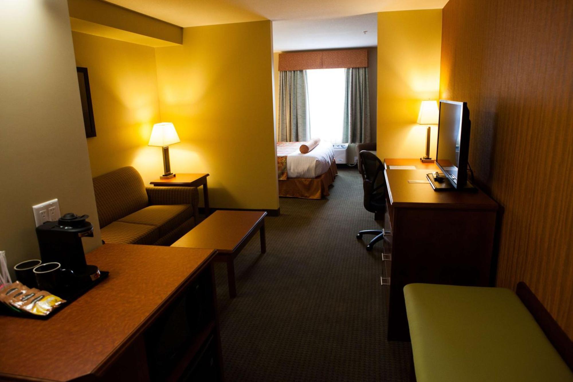 Best Western Plus Service Inn & Suites Lethbridge Esterno foto