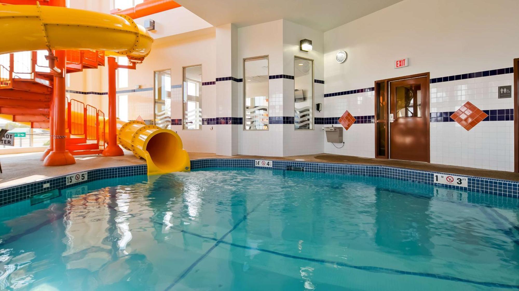 Best Western Plus Service Inn & Suites Lethbridge Esterno foto