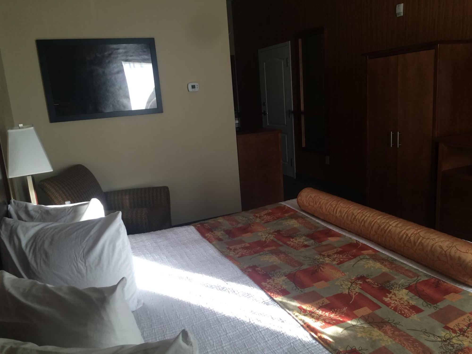 Best Western Plus Service Inn & Suites Lethbridge Esterno foto